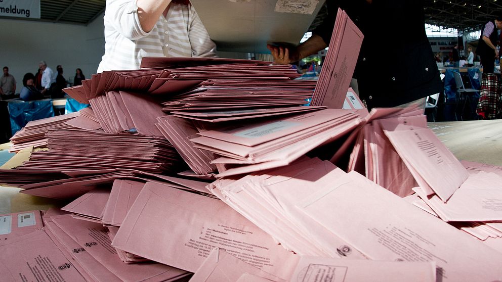 Röstsedlar inför valet 2013.