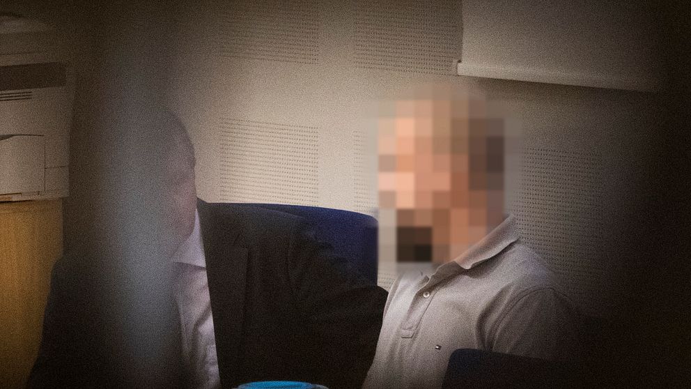 23-åringen och 51-åringen får sänkta straff efter att de frias för bombdådet mot ett flyktingboende i Västra Frölunda.