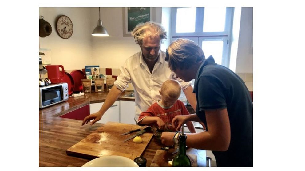 Paret Cuisinier på ön Quéménès beskriver på sin blogg hur de tillreder sjögräs tartar.
