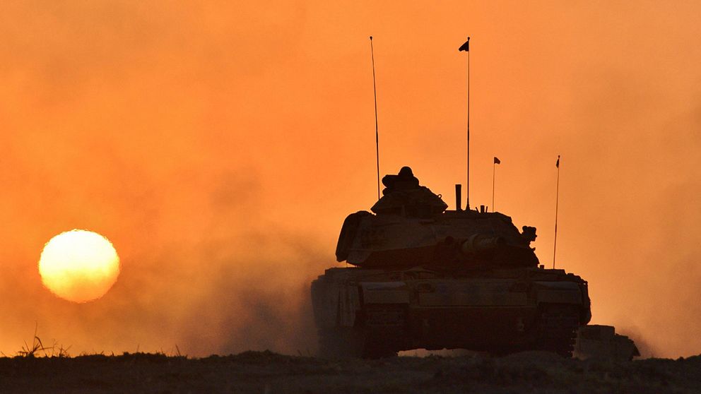 En turkisk stridsvagn vid gränsen mot irakiska Kurdistan.