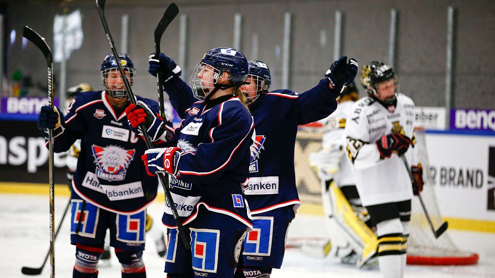 Linköpings hockeydamer jublar efter SM-vinst