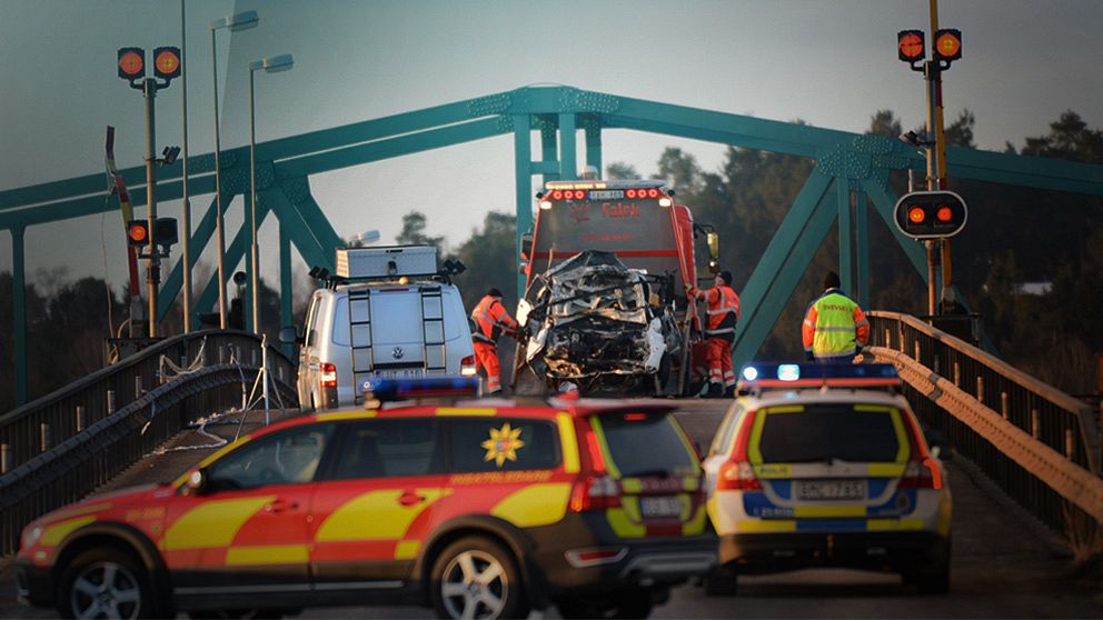 Det mesta pekar mot åtal för polis som öppnade bro vid polisjakt