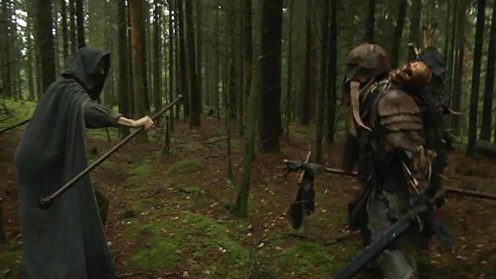 SVT:s alvreporter hamnar i konfrontation med ett gäng argsinta orcher.