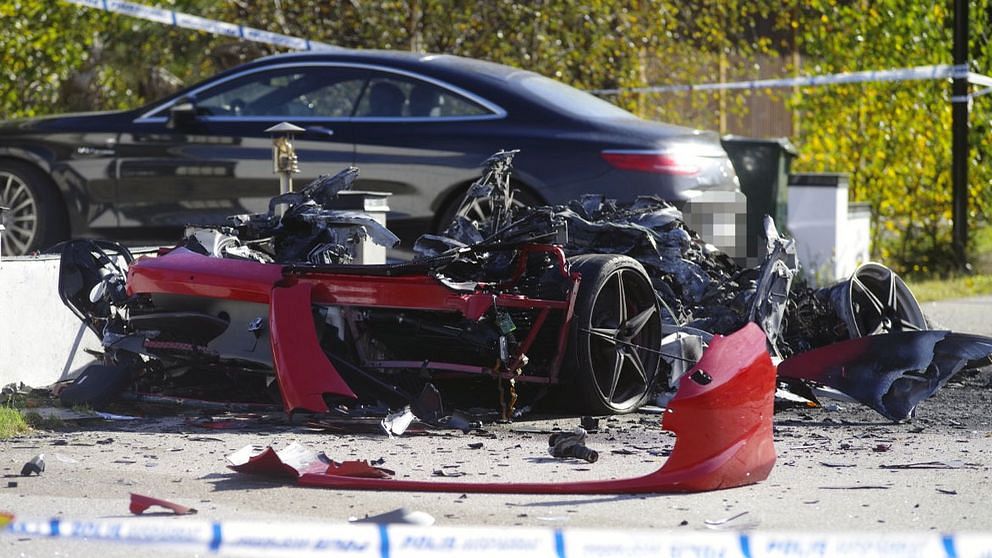 29-åringens leasade Ferrari exploderade i oktober. Strax därefter lämnar han Sverige.