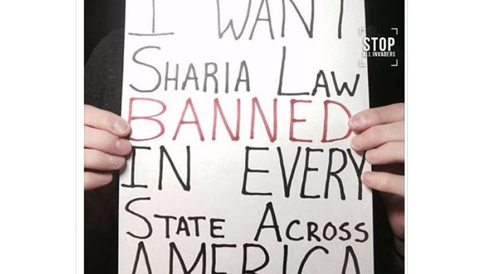 En falsk ryskproducerad annons med texten ”jag vill förbjuda sharialag i alla delstater i USA”.