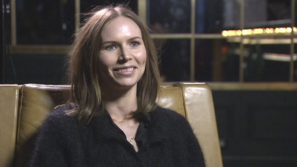 Nina Persson går solo. Foto: SVT Kulturnyheterna