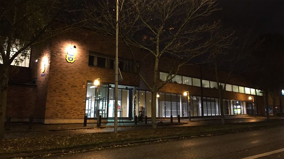 Polishuset i Solna kvällsbild