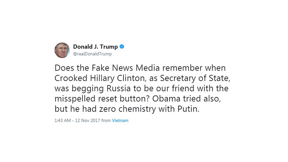 Trump undrar om ”de fejkade medierna” minns hur Hillary Clinton när hon var utrikesminister ”bad om att Ryssland skulle vara USA:s vän”. Han fortsätter: ”Obama försökte också men han hade noll personkemi med Putin.”