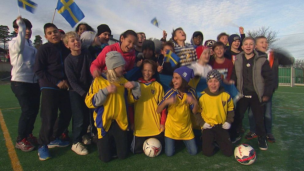 Elever på Backluraskolan i Stockholm berättar vad de tycker om Sveriges VM-plats.