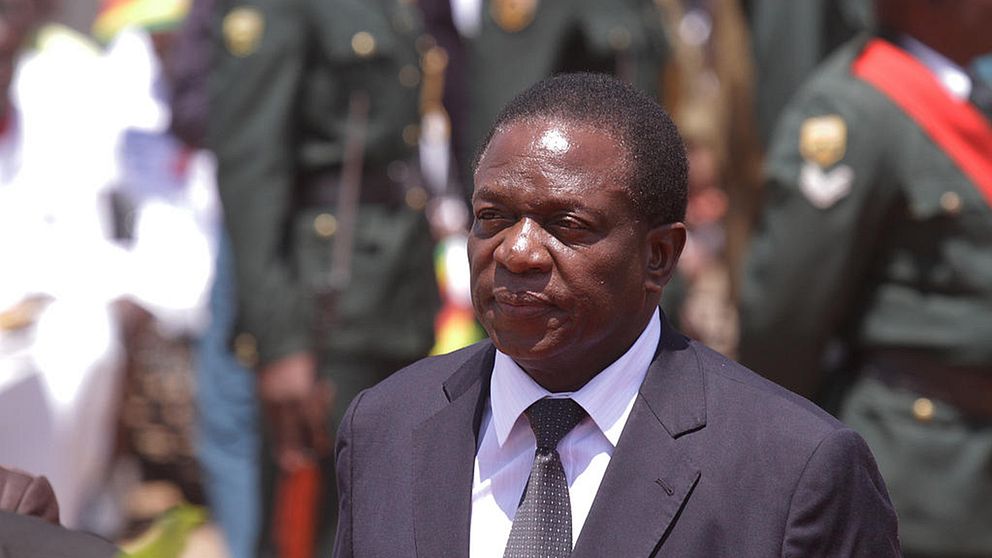 Vicepresidenten Emmerson Mnangagwa tros ha tagit över makten i Zimbabwe.