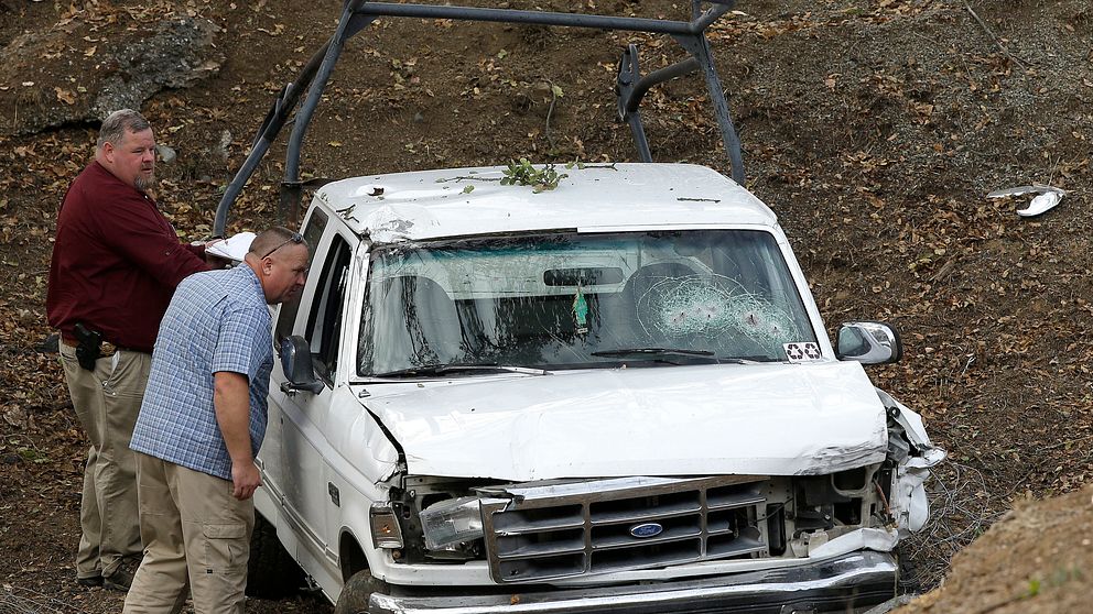 Utredare undersöker skottskadad bil i Kalifornien