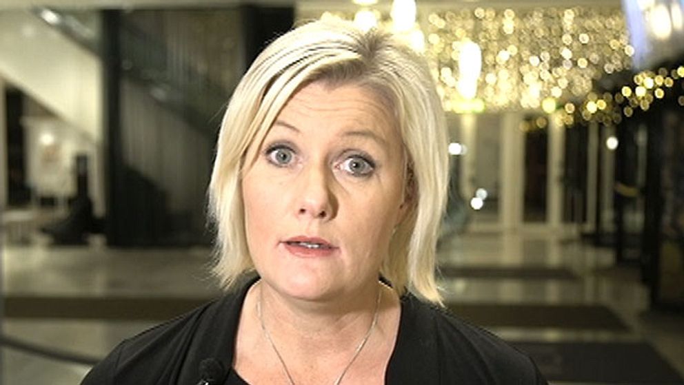 Lena Rådström Baastad, partisekreterare (S): Det har varit tillfällen när man har känt den här handen på låret