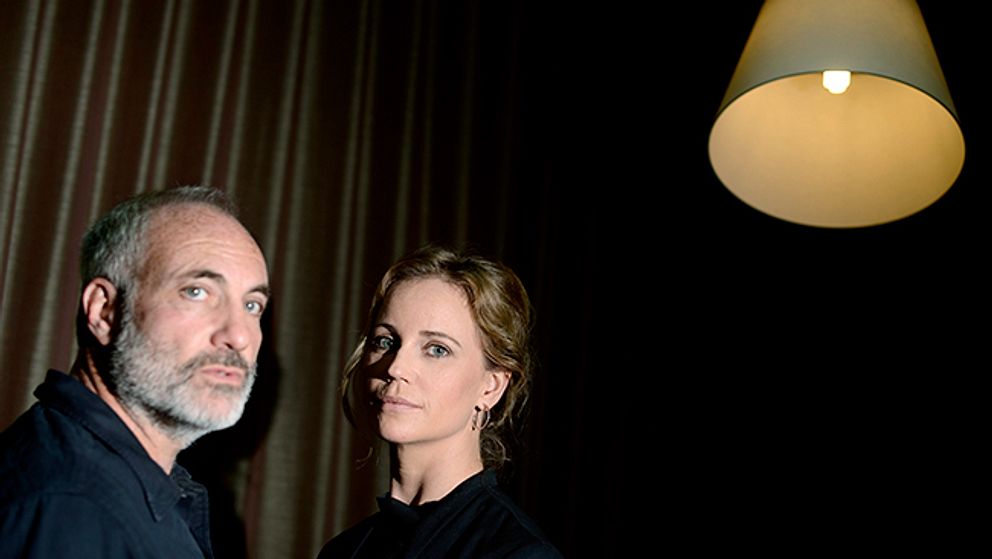 Huvudpersonerna Kim Bodnia och Sofia Helin.