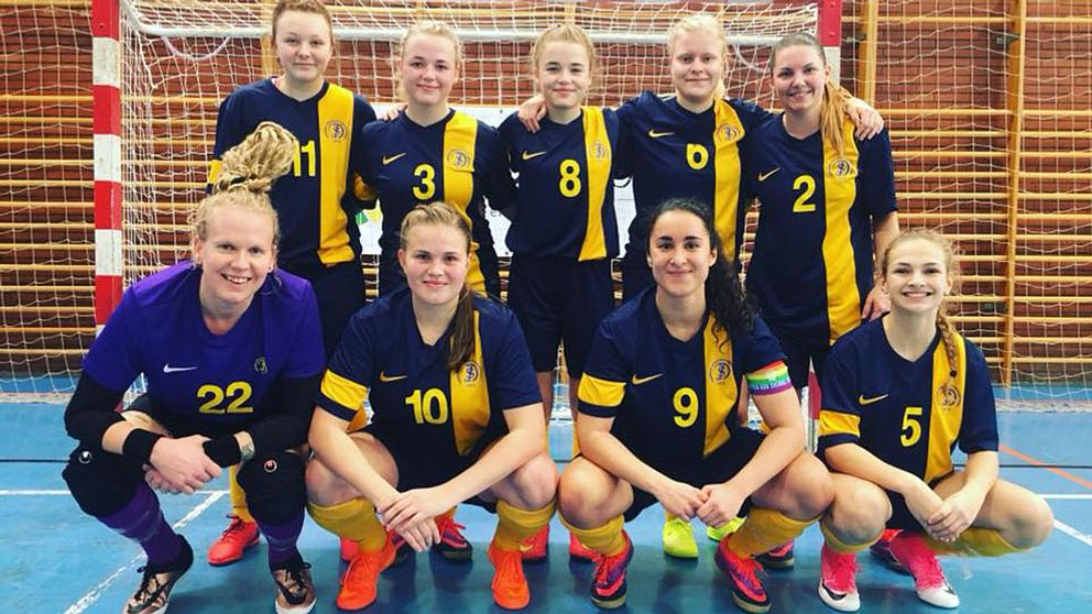 Sverige vann den första matchen i EM-kvalet i futsal för döva, som just nu spelas i Madrid.