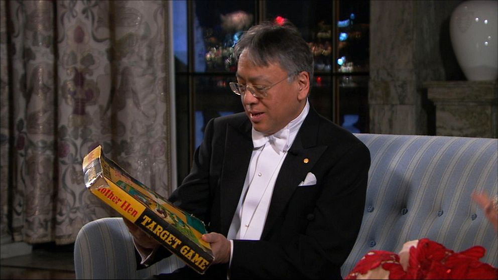 Litteraturpristagaren Kazuo Ishiguro överraskas under intervjun med SVT.