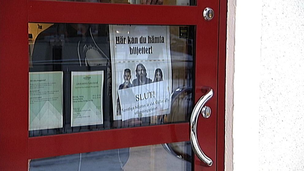 Ett plakat på en dörr inför konsert med idolvinnaren Chris Kläfford där det står att biljetterna är slut.