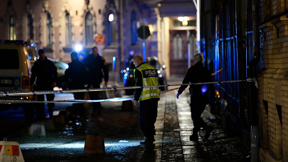 synagogan och avspärrningar och polis