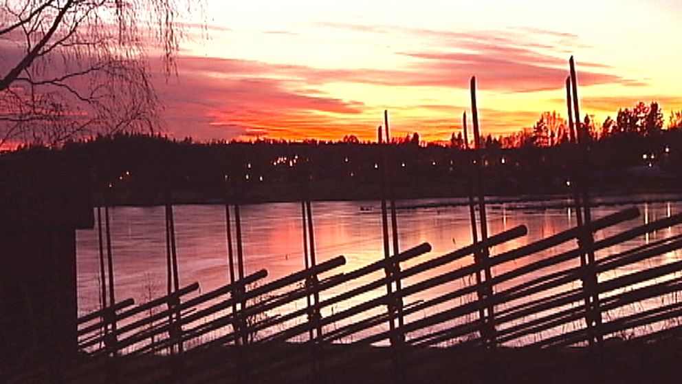 Bedårande vacker solnedgång i Ornäs utanför Borlänge den 27 november.