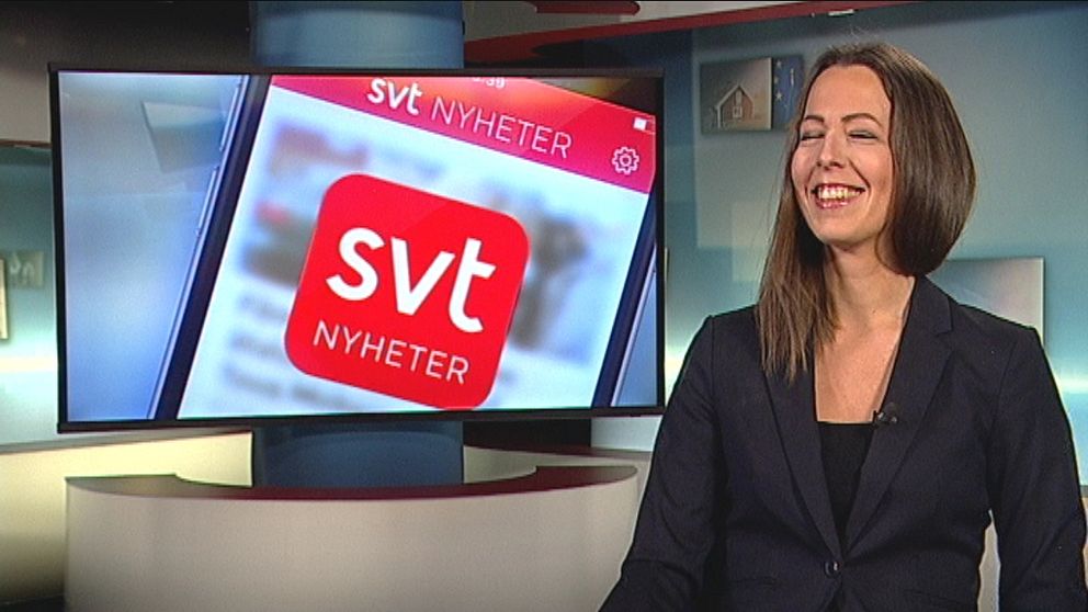 Här ”får” SVT:s programledare ett skrattanfall | SVT Nyheter