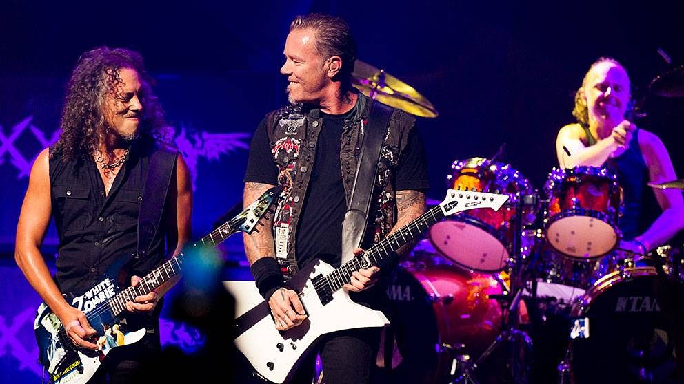 Kirk Hammett till vänster. BJames Hetfield & Lars Ulrich till höger.