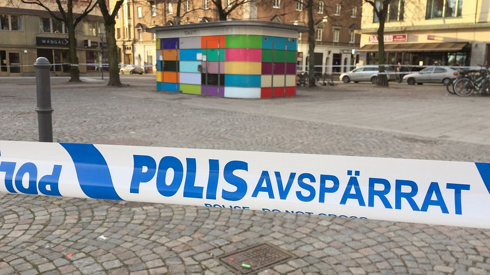 Polisavspärrning på Järntorget i Örebro.