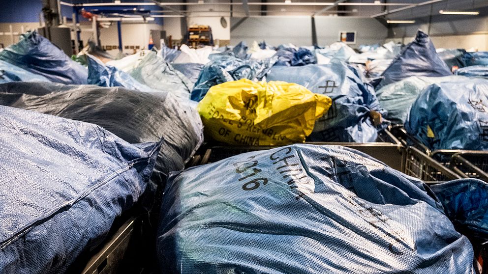 120.000 av de 150.000 paket som kommer till Arlanda från andra länder varje dag kommer från Kina.