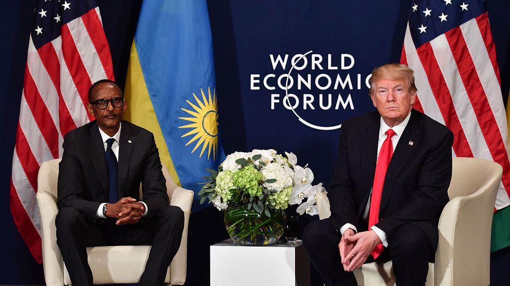 Rwandas president Paul Kagame och USA:s president Donald Trump i Davos.