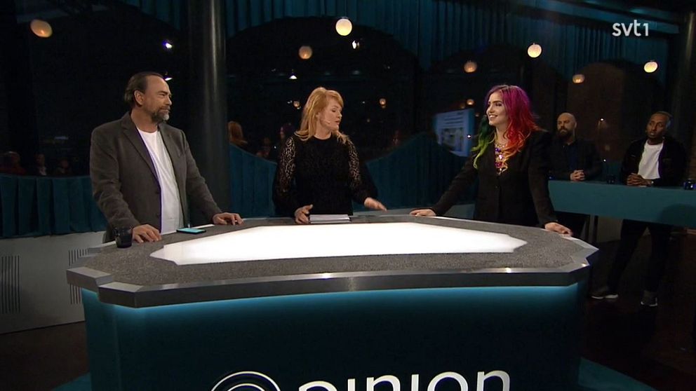 Debattörerna Joakim Jardenberg och Linnéa Claesons möttes i SVT:s Opinion live för att diskutera frågan om porrfilter i skolor.