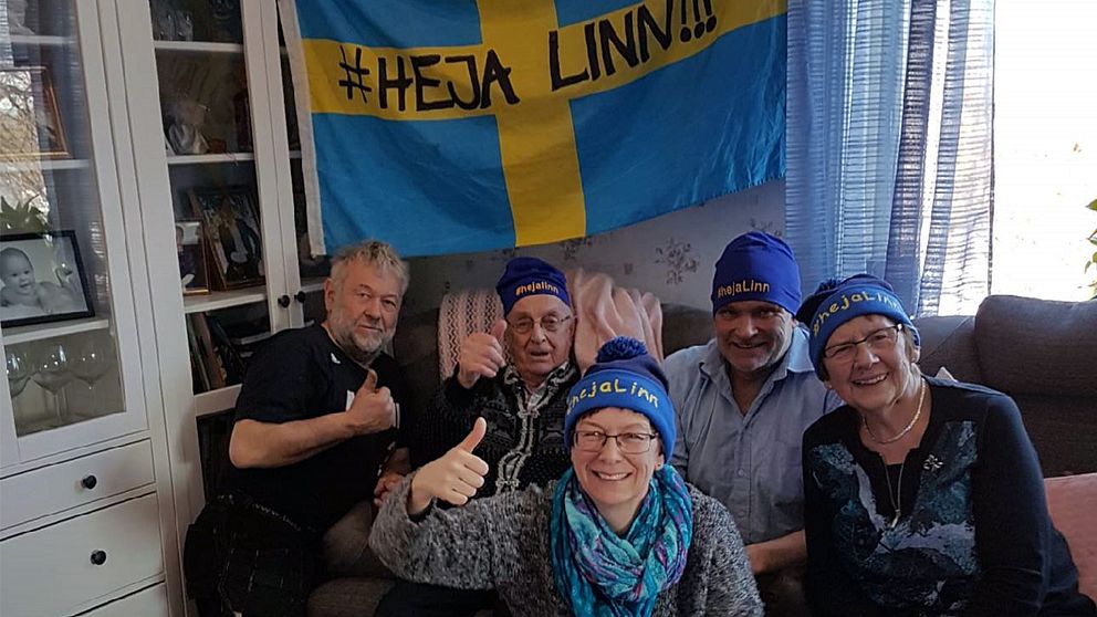 Linn Perssons mamma, pappa, mormor, morfar och några andra släktingar som heja fram det svenska skidskyttelaget.