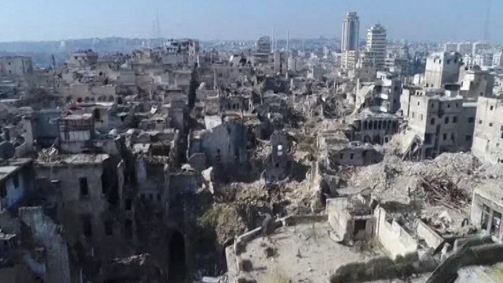 Bombade byggnader i syriska Aleppo.