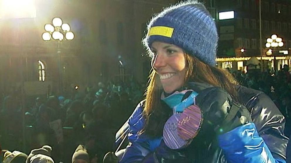 Charlotte Kalla med sina OS-medaljer