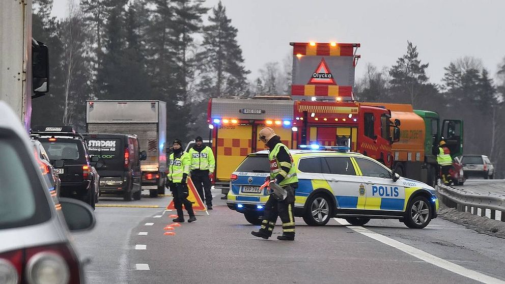 Trafikolyckan inträffade strax söder om avfarten till Vagnhärad på E4 genom Sörmland