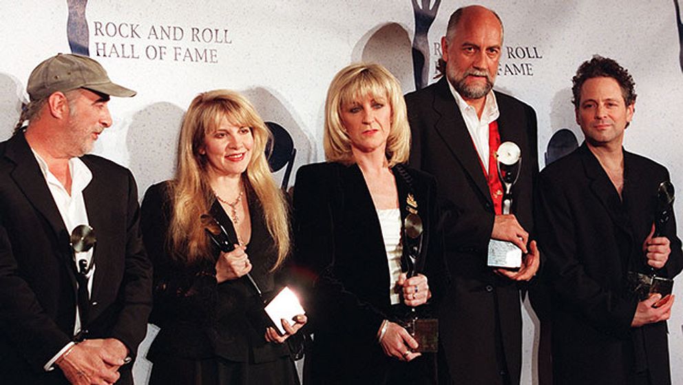 Fleetwood Mac då bandet valdes in i ”Rock and Roll Hall of Fame” 1998. Från höger: John McVie, Stevie Nicks, Christine McVie, Mick Fleetwood och Lindsey Buckingham.