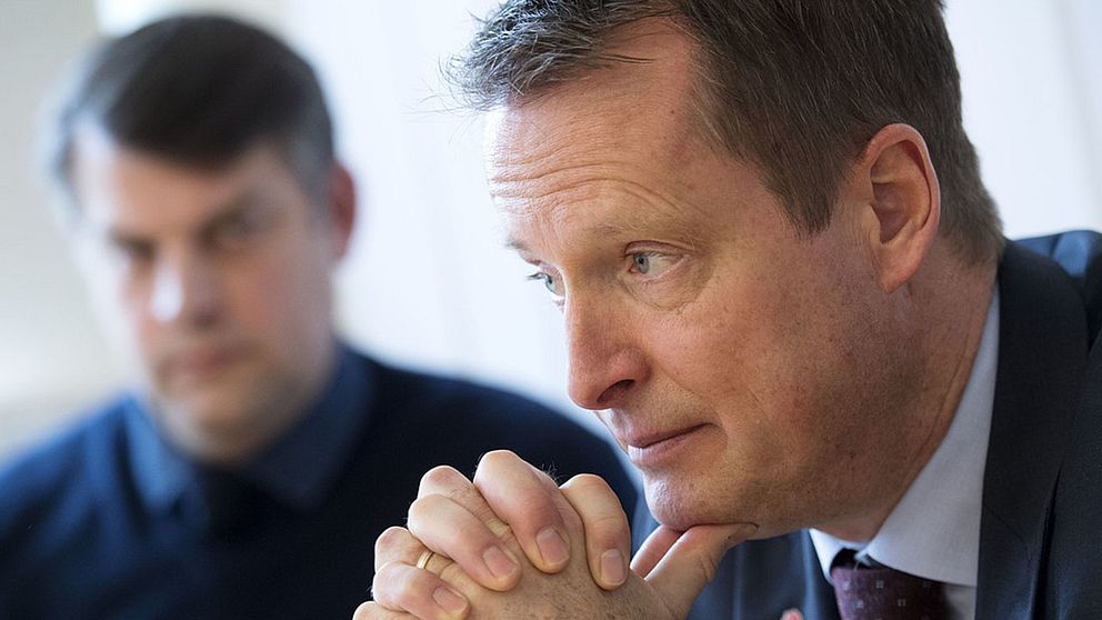 Anders Ygeman (S) och Andress Schönström (S) i bakgrunden.