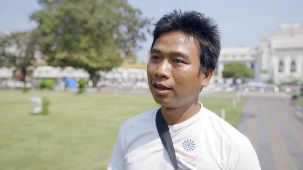 Win Htwes uppfattning är vanlig i Burma: Han asner att rohingyerna är brottslingar som inte ska få återvända