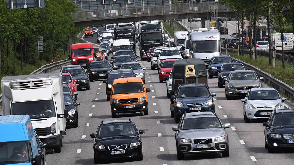 Tungt trafikerad väg.