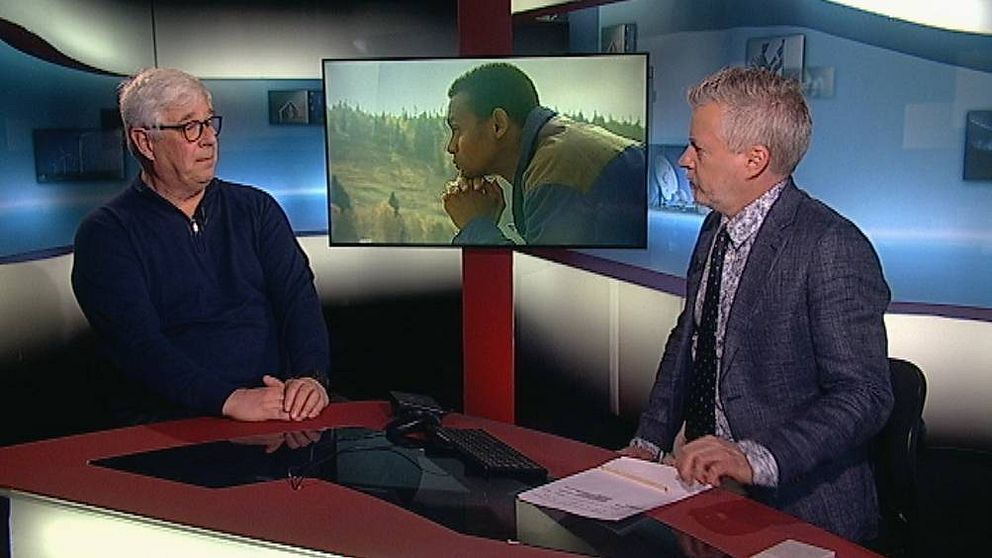 SVTs förre reporter Tomas Tiberg som följt fallet Omar Aboubakar sedan 2011 intervjuas i studion av Hans Lindblom.