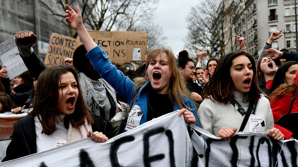 Demonstration i Paris i mars 2018 efter att arbetare inom sju olika sektorer i fransk offentlig sektor tagits ut i strejk.