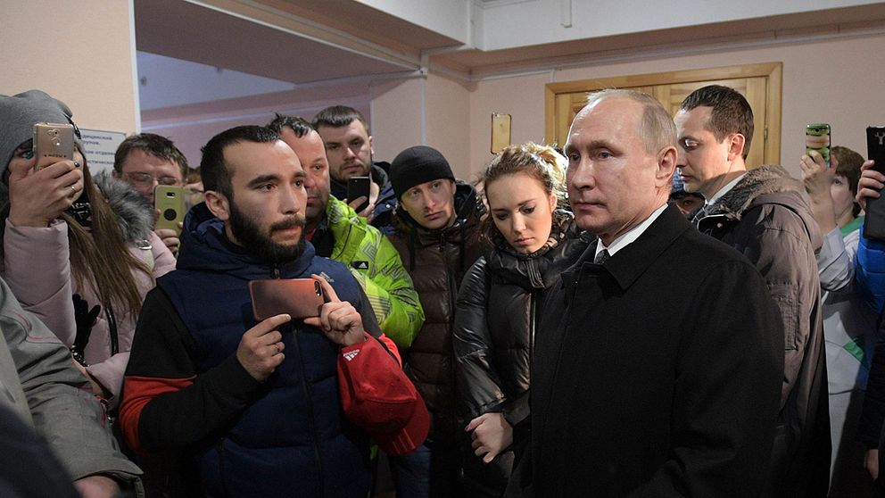 Rysslands president Vladimir Putin besökte under tisdagen Kemerovo i Sibirien.