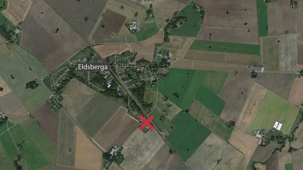 Flygbild över Eldsberga. Ett kryss där Eldsbergaskolan ligger.