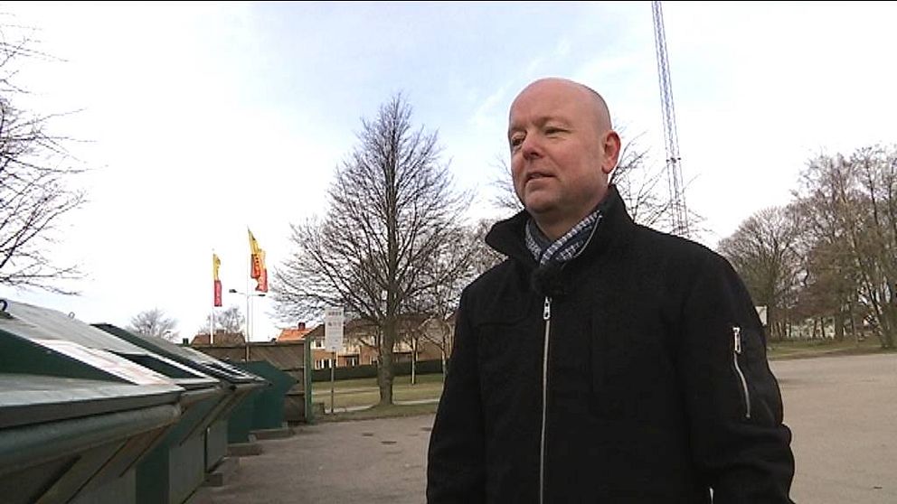 Regionschefen Magnus Örnborg berättar om det värsta han har sett vid en av deras återvinningsstationer.