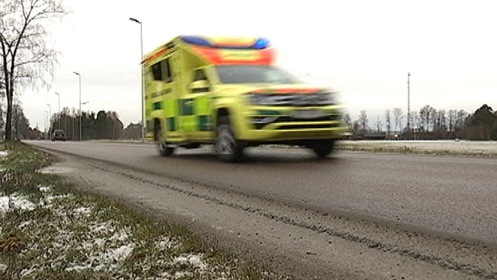 Ambulans som åker förbi snabbt