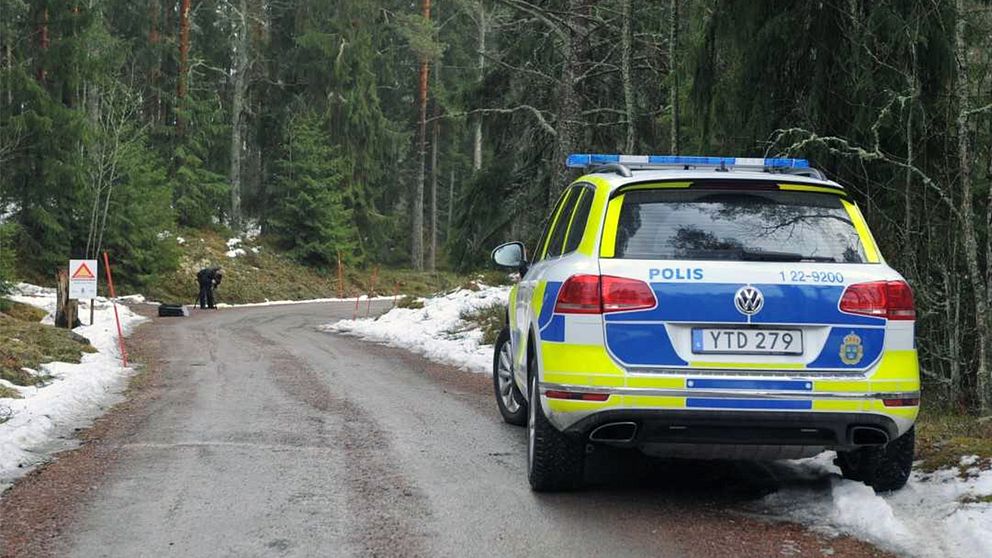 Rånet skedde på eftermiddagen hemma hos företagaren i Karlstad. Efter en kortare biljakt till Kristinehamn greps två personer vid en hamburgerrestaurang.