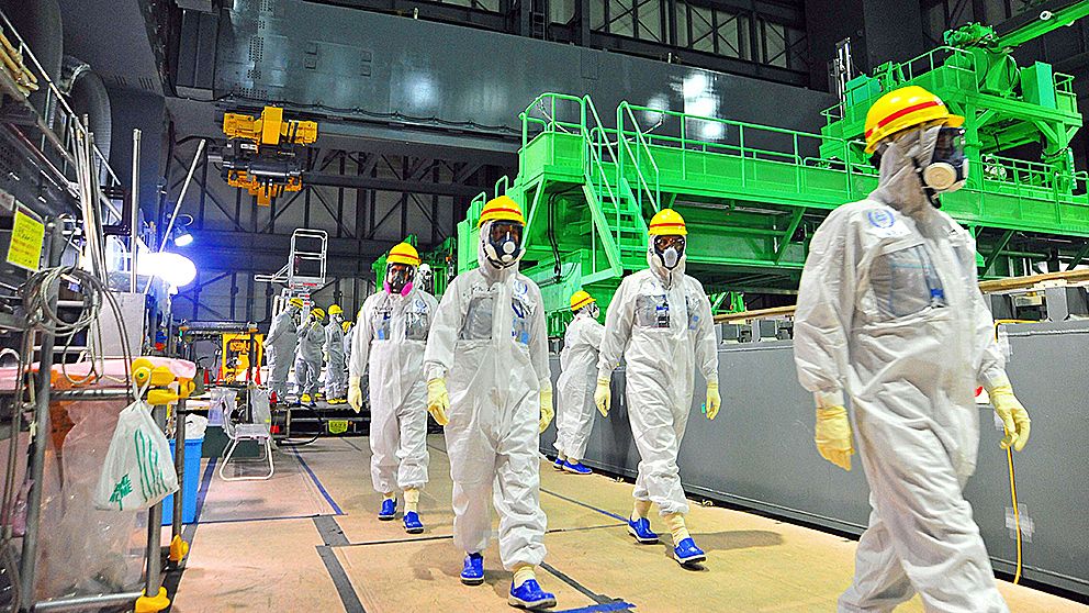 IAEA (Internationella atomenergiorganet) inspekterar det havererade kärnkraftverket i Fukushima, Japan i november 2013.