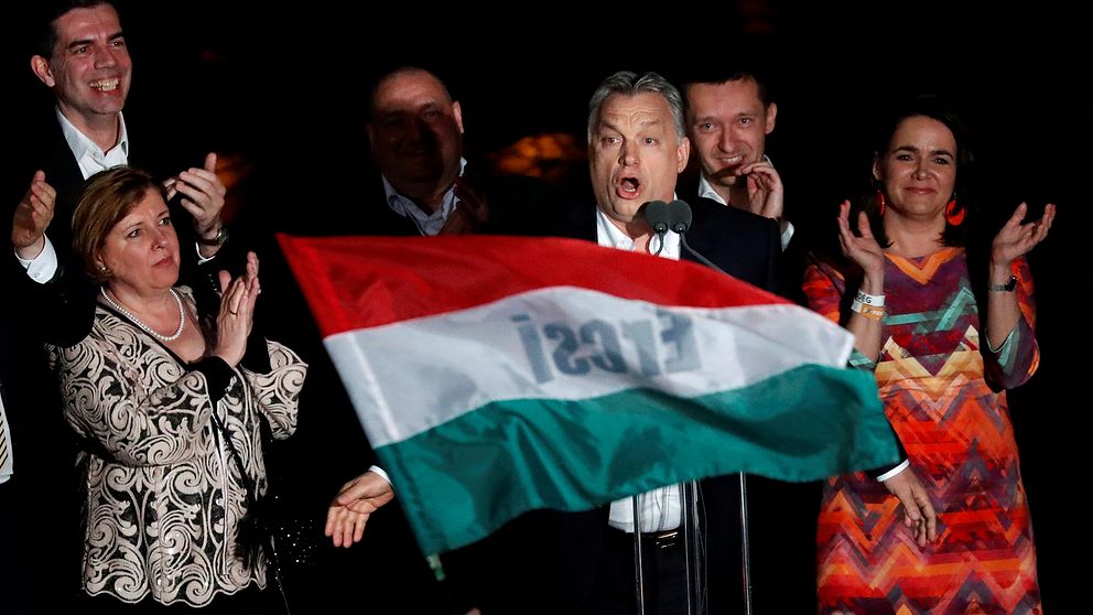 Ungerns premiärminister Viktor Orbán, och hans regeringsparti Fidesz segrar i valet.