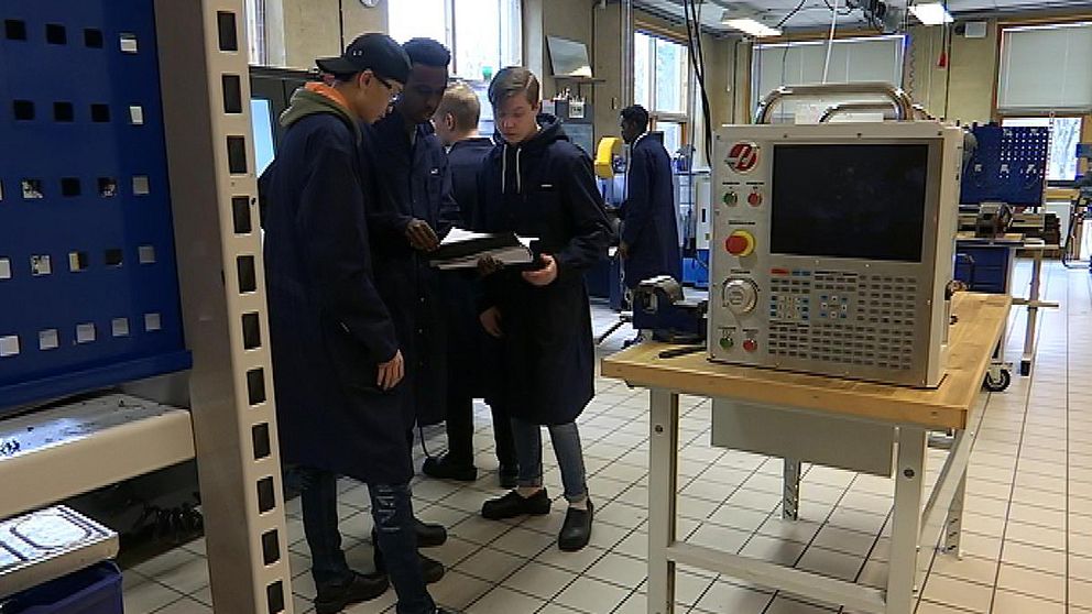 Ungdomar på industritekniska programmet i Gnosjö.