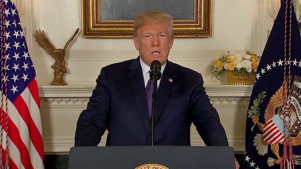 Donald Trump uttalar sig om missilattacken mot Syrien