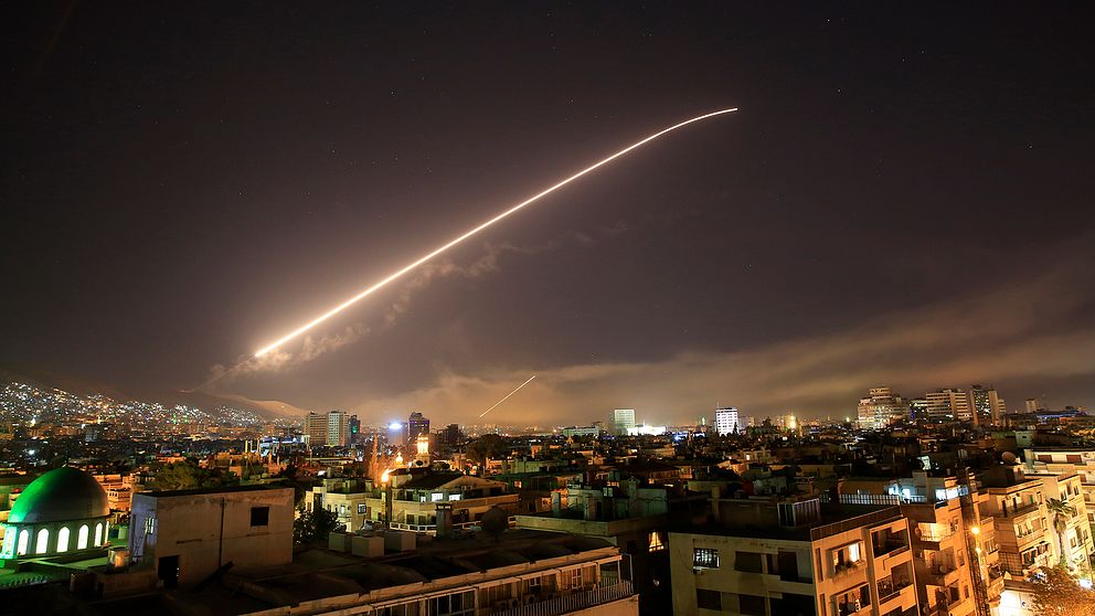Missiler mot den syriska huvudstaden.