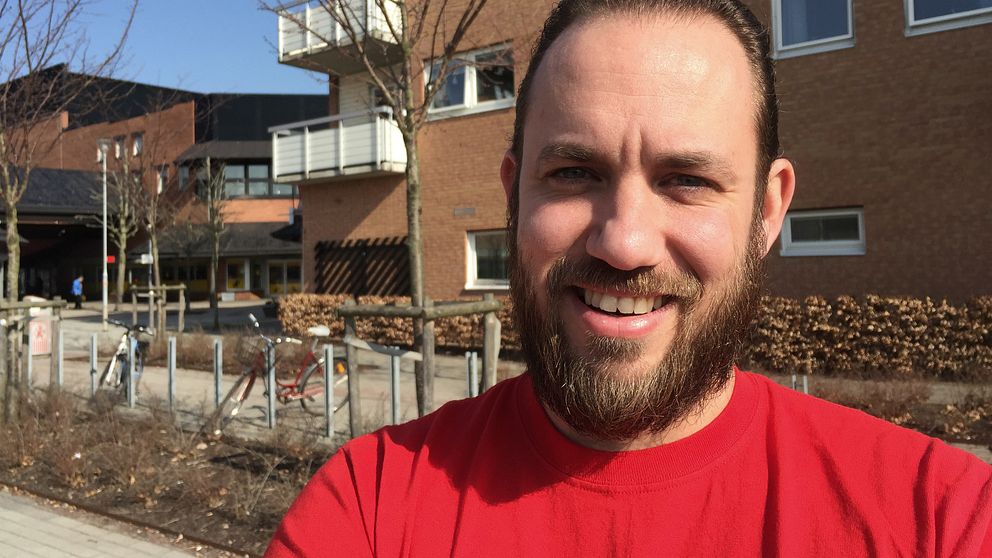 Kristofer Lundberg är aktiv i Rättvisepartiet socialisterna – och huvudkandidat inför Hyresgästföreningen i Storgöteborgs val till ordförande. Han står i Angered Centrum.