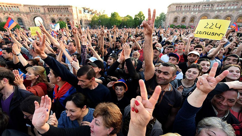 Protester mot den sittande regimen har förekommit i Armenien den senaste tiden. Den 26 april 2018 demonstrerade tusentals i huvudstaden Jerevan.
